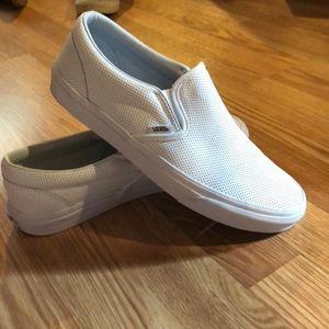 Vans 9.5 perf all white